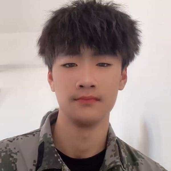 河北21岁单身帅哥真诚找对象-吐鲁番征婚相亲网