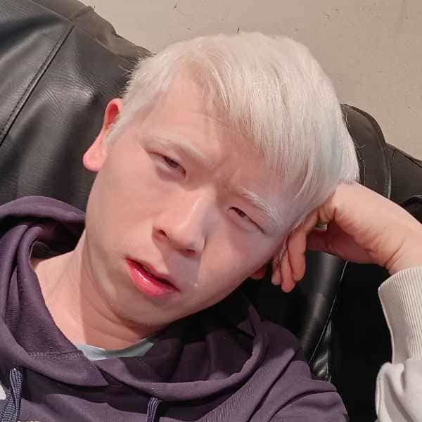 贵州31岁单身帅哥真诚找对象-吐鲁番征婚相亲网
