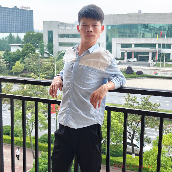 湖南28岁单身帅哥真诚找对象-吐鲁番征婚相亲网