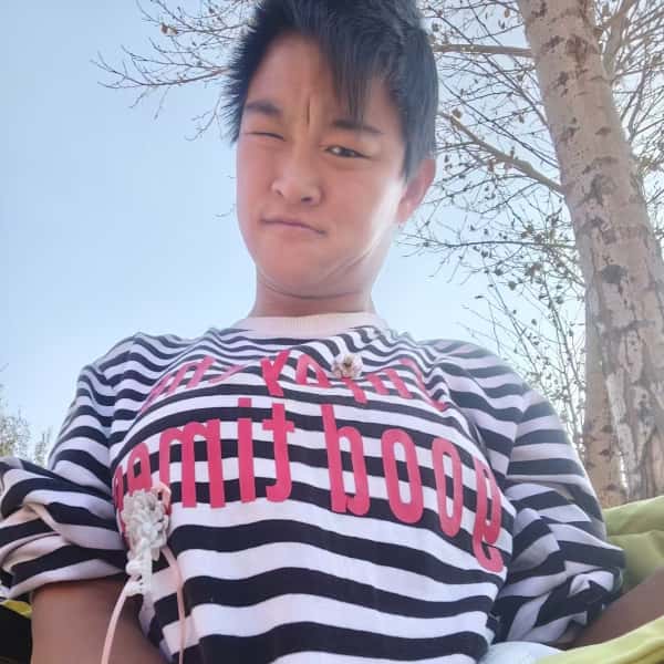 内蒙古24岁单身美女真诚找对象-吐鲁番征婚相亲网