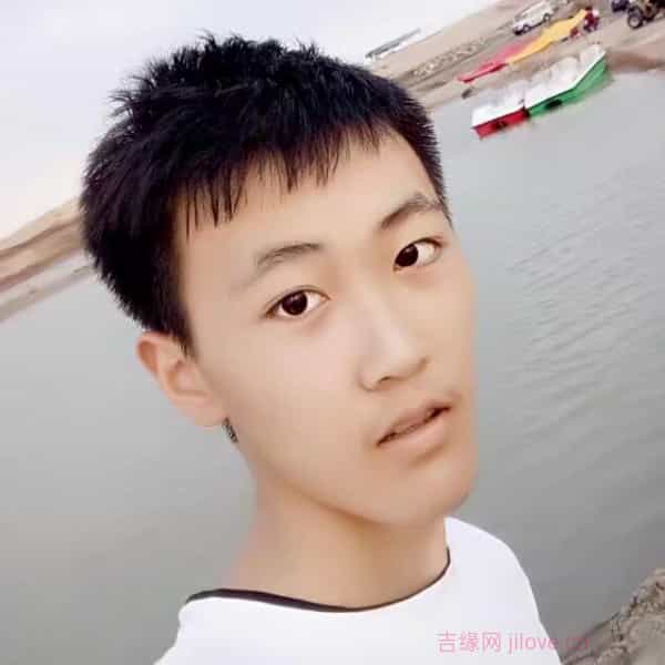河南24岁单身帅哥真诚找对象-吐鲁番征婚相亲网
