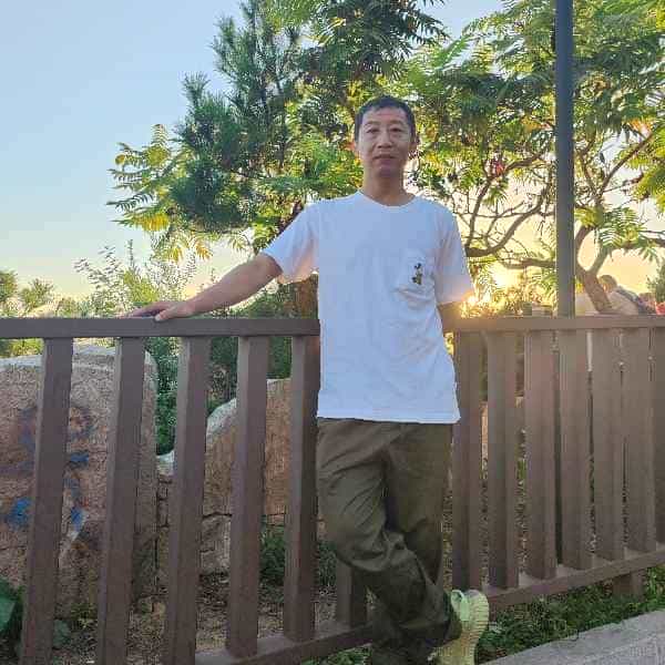 47岁岁辽宁单身帅哥 - 吐鲁番吉缘网